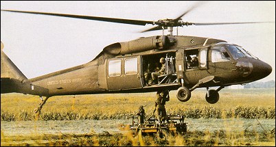 Высадка десанта вертолетом UH-60A